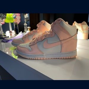 woman’s nike shoes